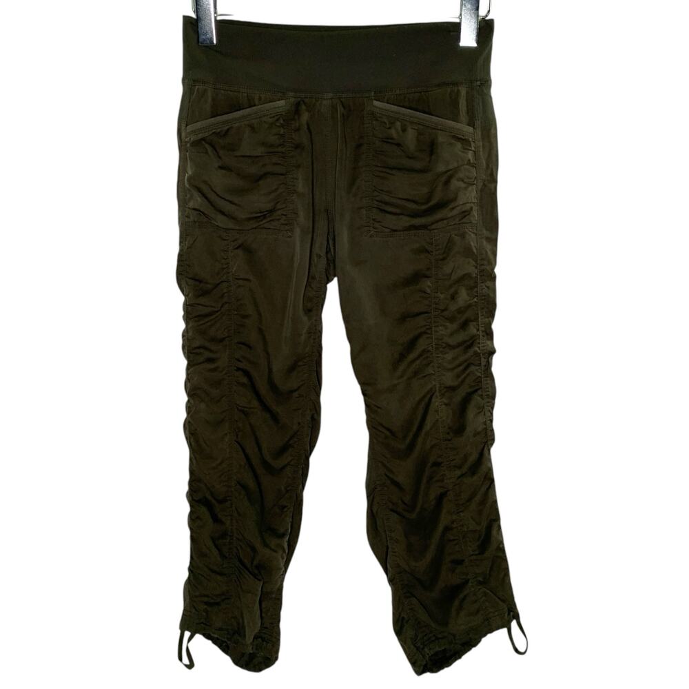 Lululemon 4 Womens Olive Ruched Cropped Pants Front Pockets Dance Yoga